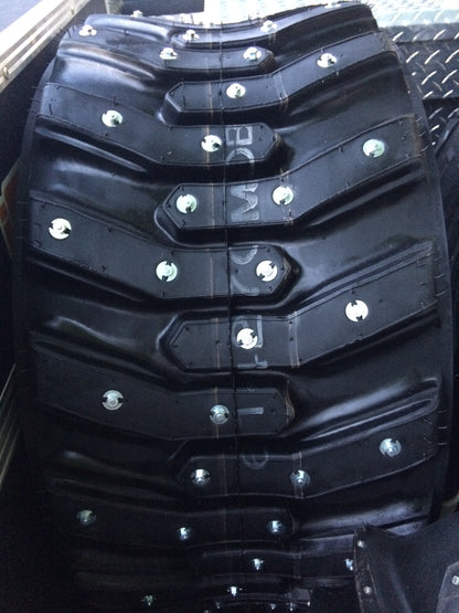 ST-25 iGrip 25mm standard studs delivering strong traction and stability on icy and snowy terrain
